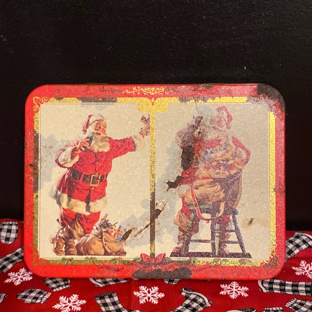Vtg Christmas: 2 SEALED Santa Coca-Cola Playing Cards 1994 in metal container
